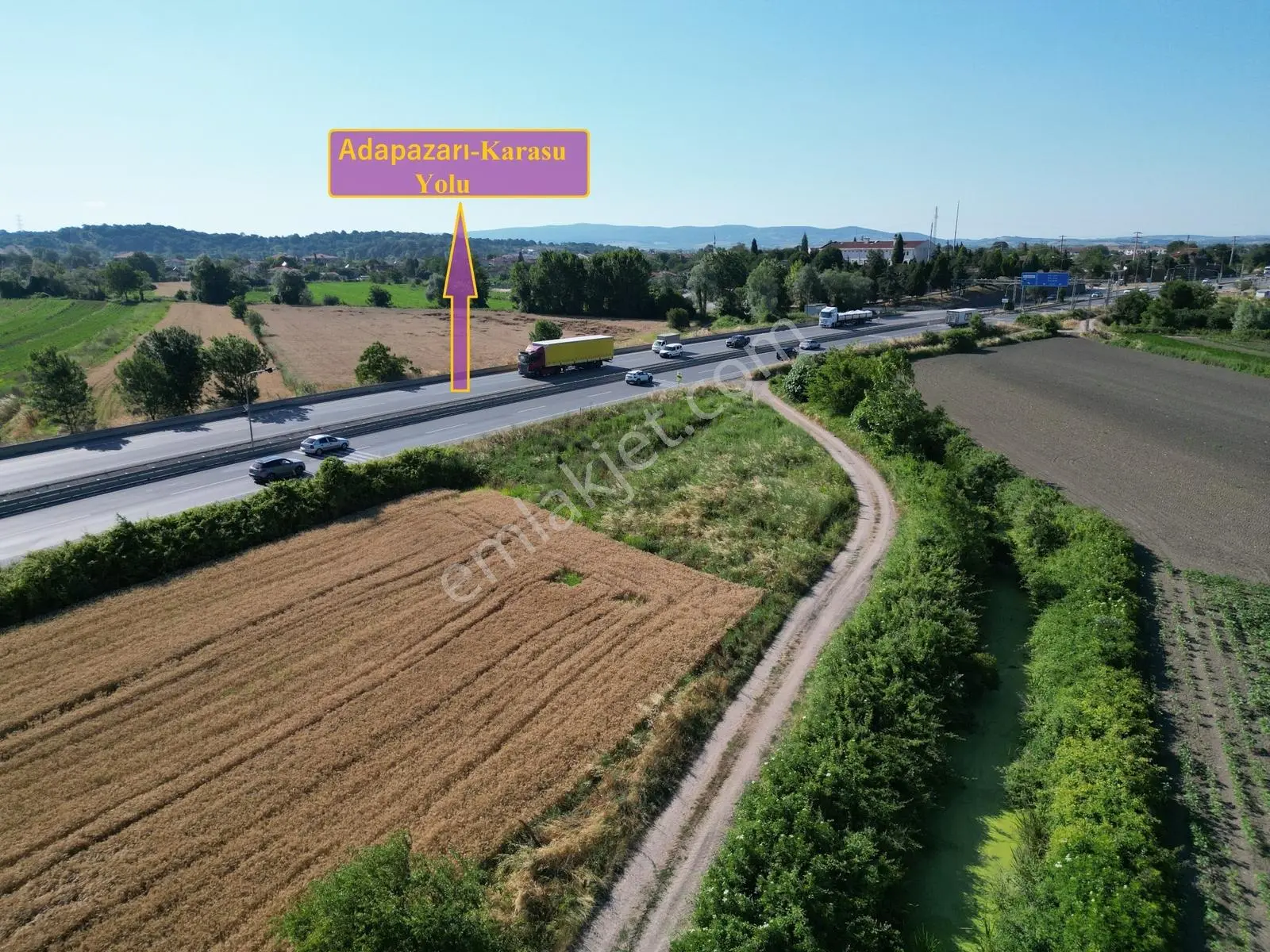 Sakarya Söğütlü'de Adapazarı-karasu Yoluna Cephe Satılık Tarla