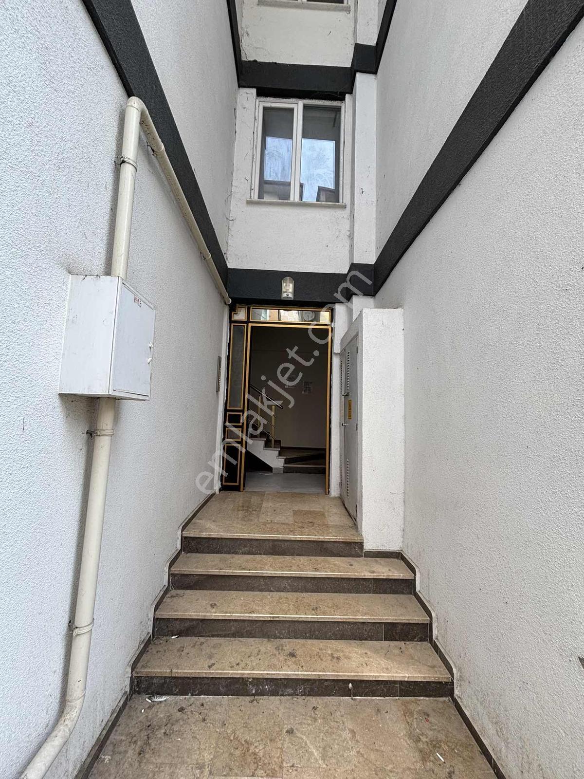 Remax Hür Müge Ergün Aydaştan 1+1 Eşyalı Kiralık Daire - Görsel 2
