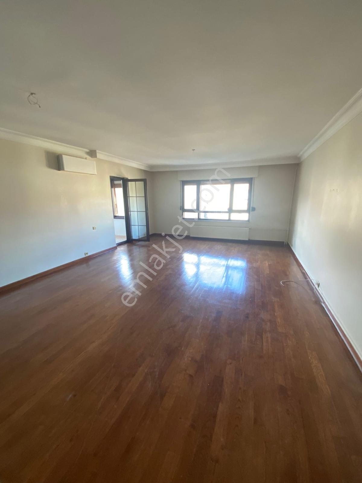 Ataköy 7-8 Kısım Işık Sitesi Tadilatlı 140m2 3+1 Kiralık Daire - Görsel 9