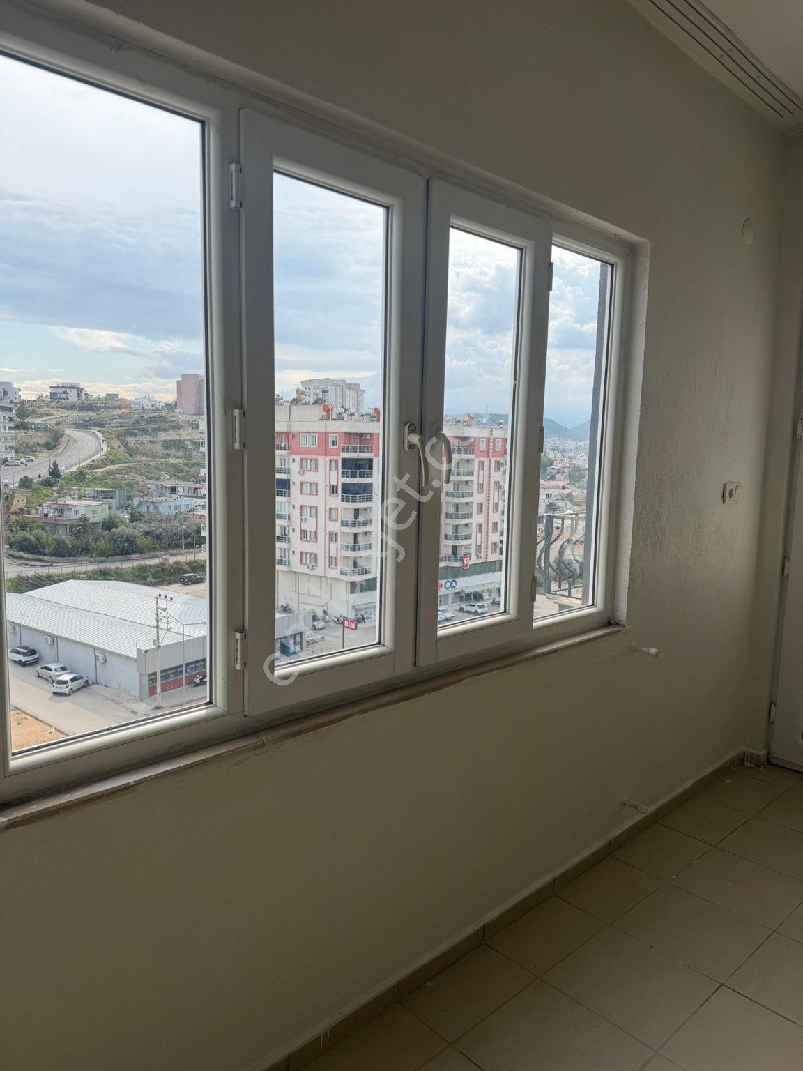 Silifke Taşucu Yolu Üzernde Kiralık 3+1 - Görsel 18