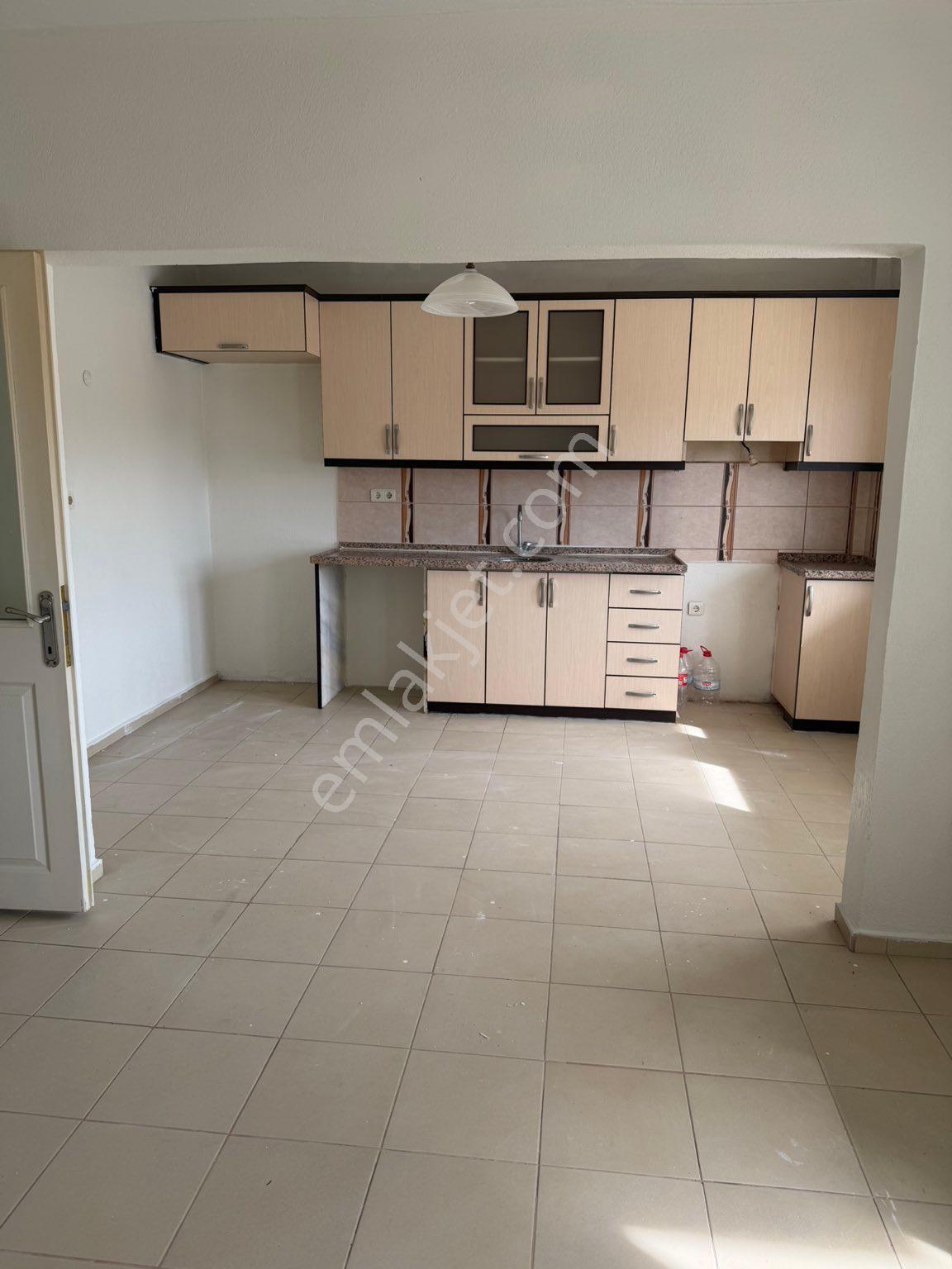 Silifke Taşucu Yolu Üzernde Kiralık 3+1 - Görsel 25
