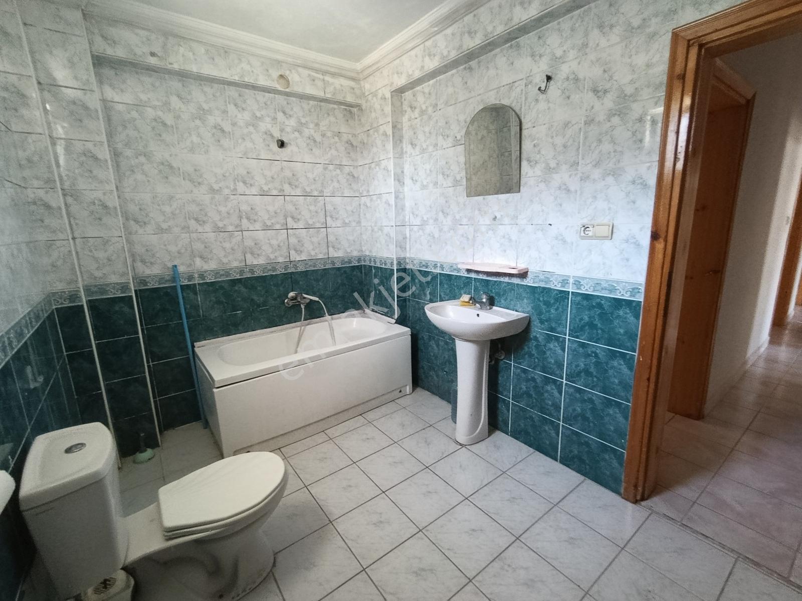 Kartepe İstasyon Mahallesı'nde Kıralık 3+1 Genış Daıre - Görsel 23