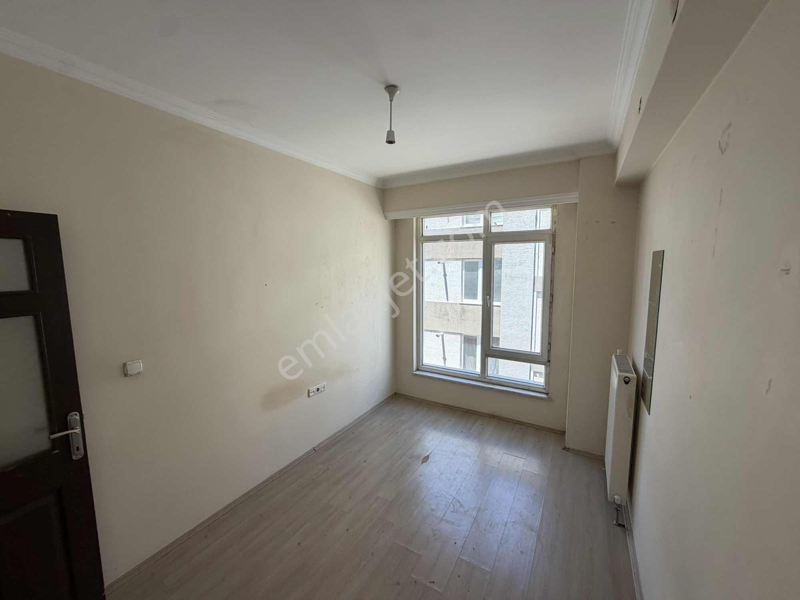Akademi'den Espark Yakını Ara Kat Ön Cephe Kiralık 2+1 - Görsel 7