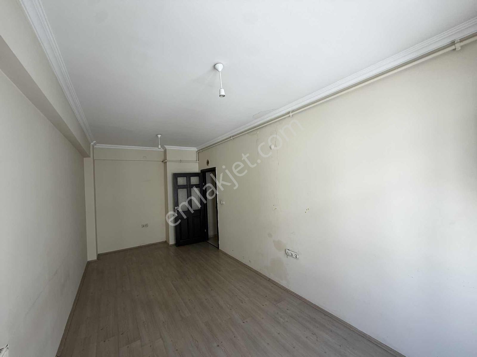 Akademi'den Espark Yakını Ara Kat Ön Cephe Kiralık 2+1 - Görsel 14