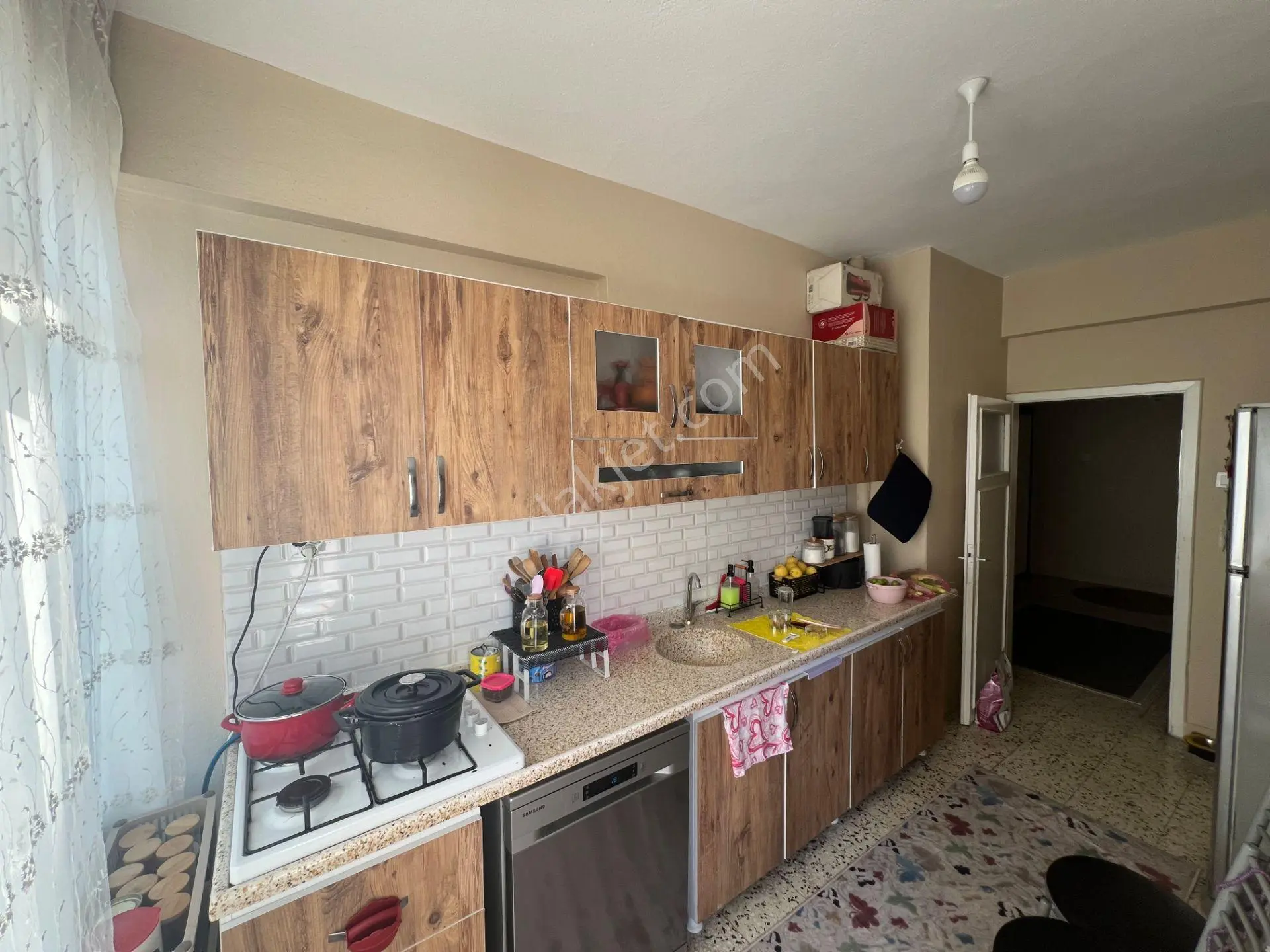 Prestijden İhsaniye'de Geniş Oturumlu Temiz 3+1 Daire - Görsel 2