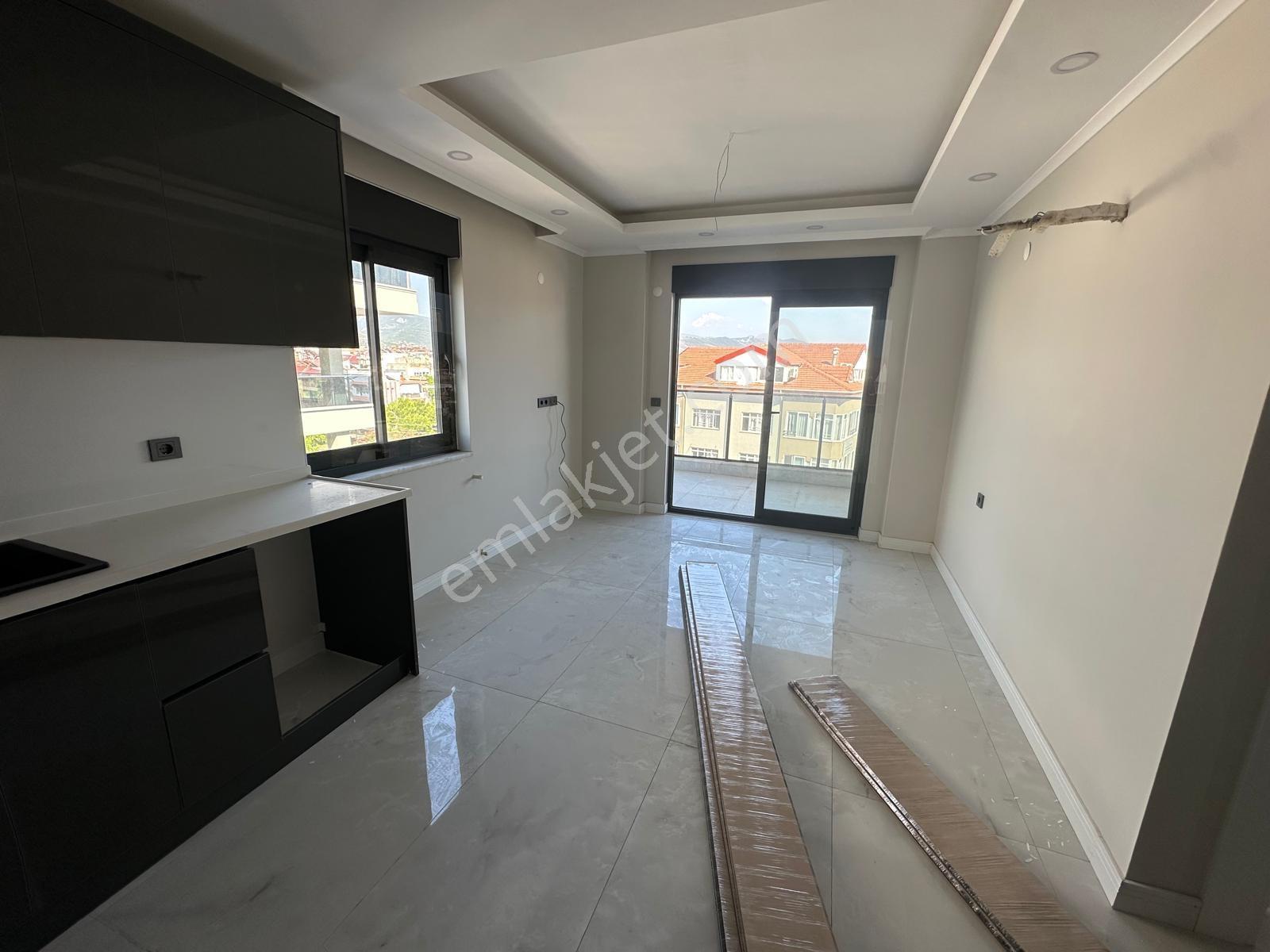 Merkezi Konumda Ayrıcalıklı Yaşam | Havuzlu Sitede Sıfır 1+1 - Görsel 11
