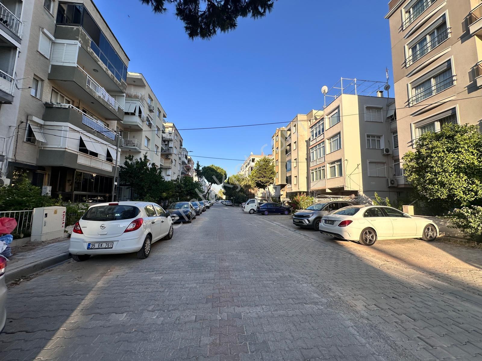 Karşıyaka Bahçelievler'de Özel Ve Bakımlı 3+1 Satılık Daire - Görsel 18