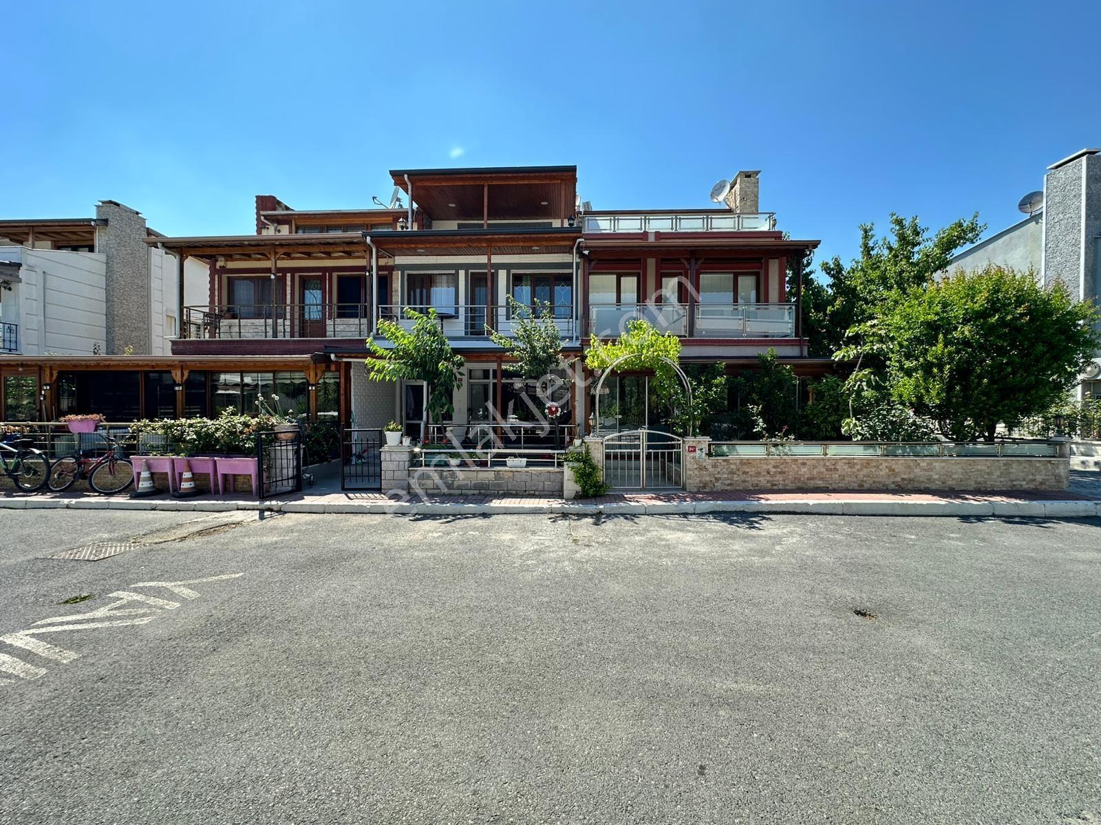 Selimpaşa Denize Sıfır Yenilenmiş 4+1 Tripleks Satılık Villa - Görsel 34