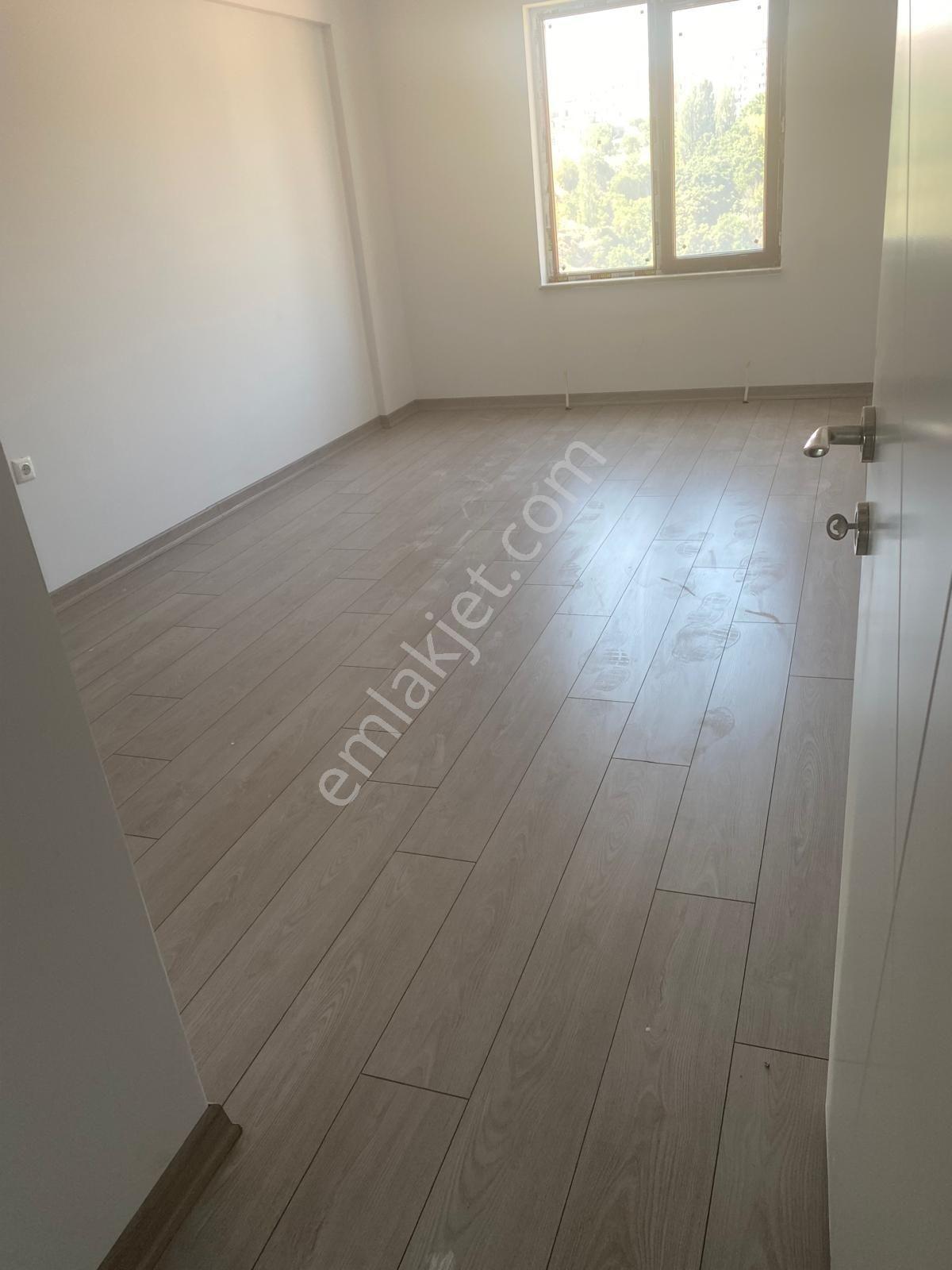 Cengiz Topel'de Cd. Üzeri Kızılay Yakını 4+1 160 M2 Daire_!! - Görsel 4