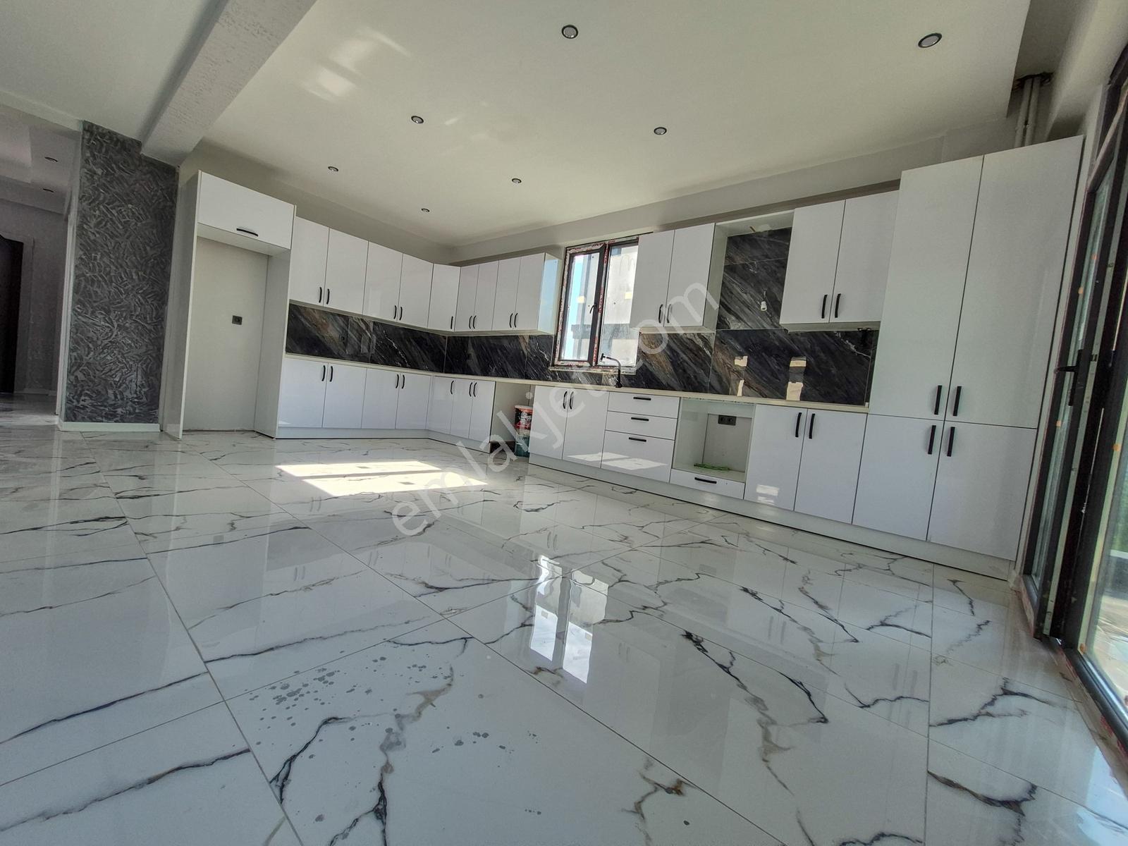 Hak Emlak'tan 429m² Arsa Üzerinde Tam Müstakil 4+1 Lüks Villa - Görsel 5