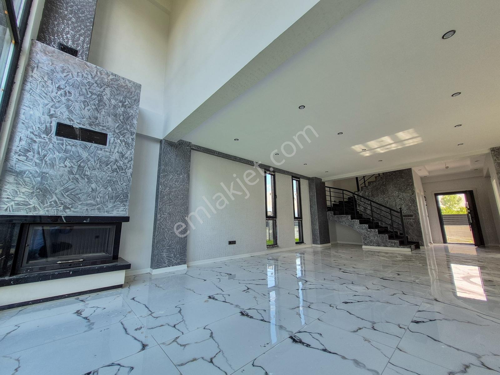Hak Emlak'tan 429m² Arsa Üzerinde Tam Müstakil 4+1 Lüks Villa - Görsel 32