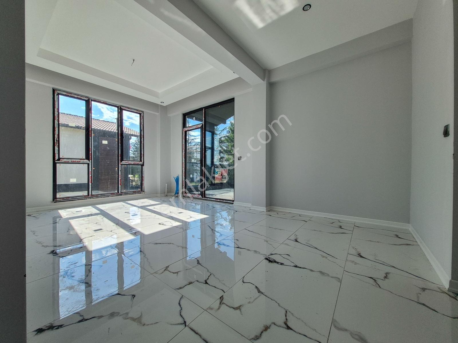 Hak Emlak'tan 429m² Arsa Üzerinde Tam Müstakil 4+1 Lüks Villa - Görsel 6