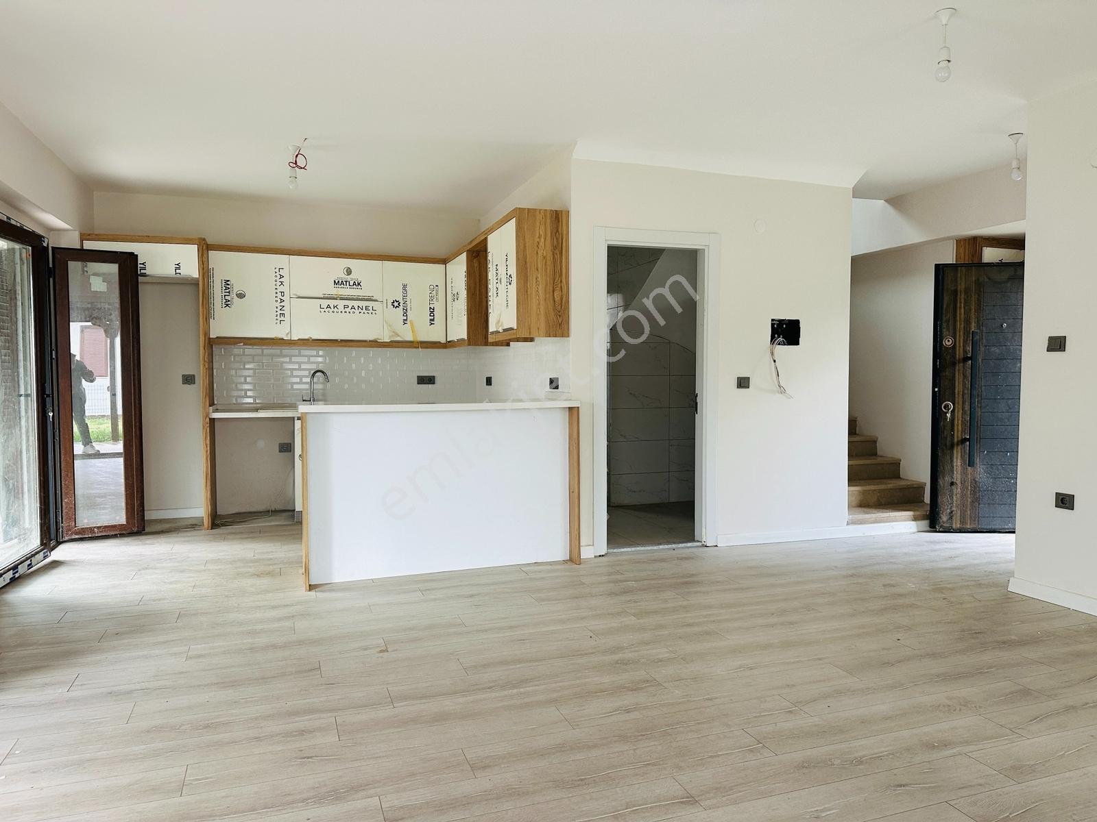 Adres Emlak - Çetibelinde 3 Oda 1 Salon Lüks Dubleks Villa - Görsel 33