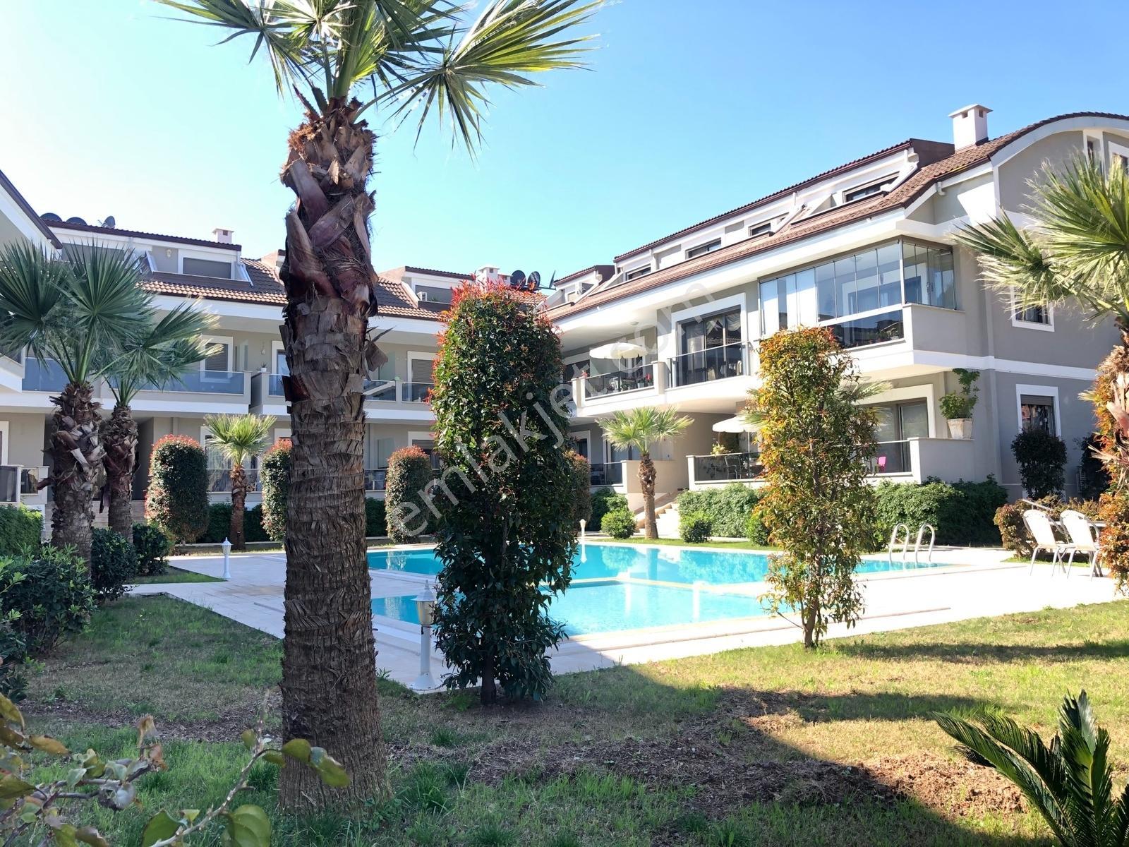 Armutalanda Havuzlu Site İçinde 2+1 Kış Bahçeli 3 Cepheli Köşe