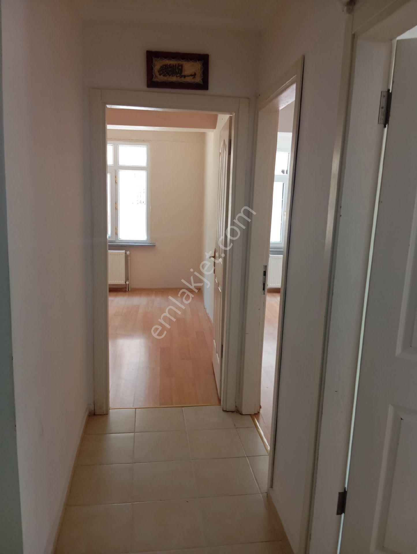 Eyüp Belediyesine Ve Hastaneye Tranvaya Yakın Kiralık Daire İçi Yapılı - Görsel 8