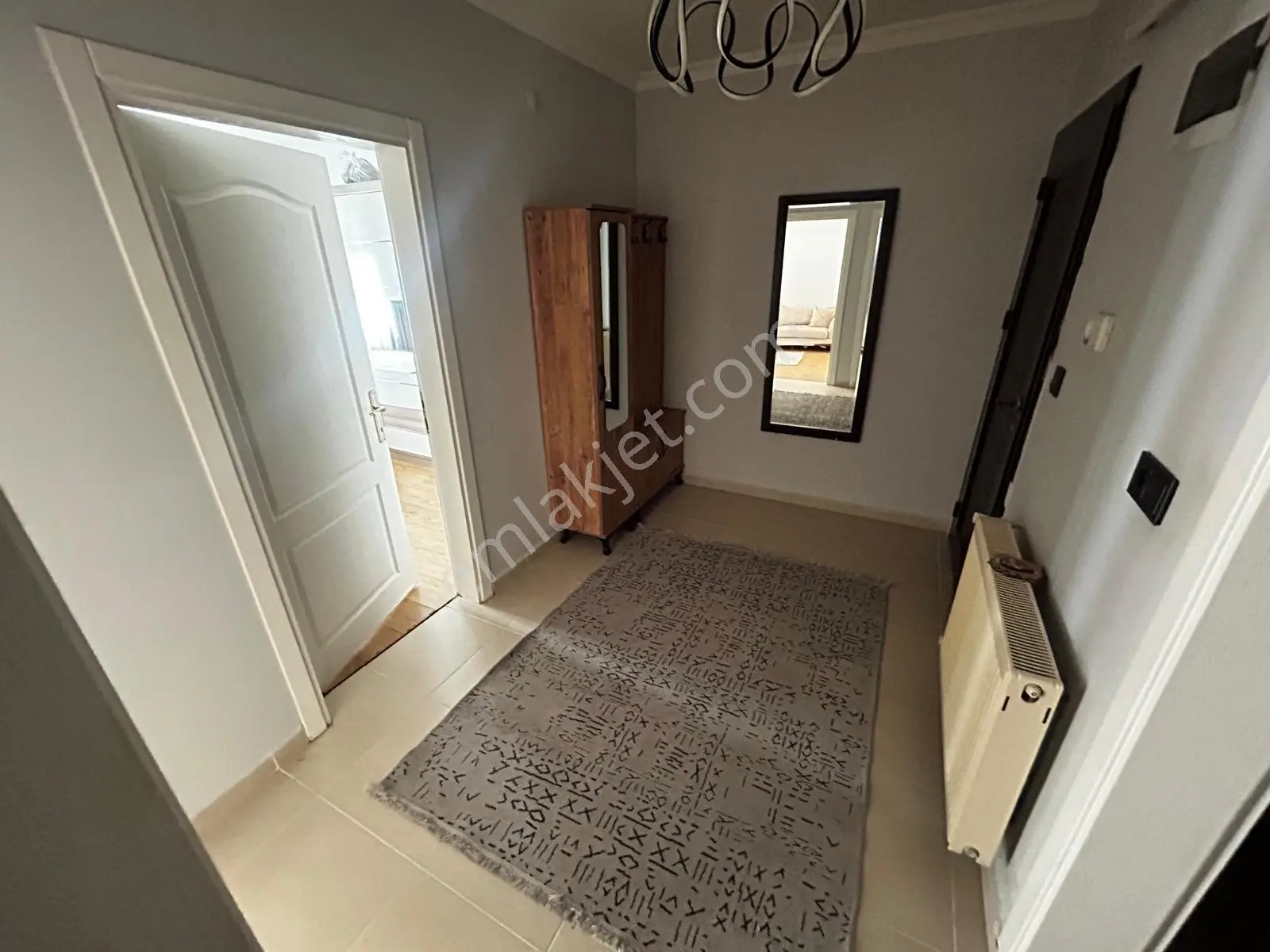 Tam Merkez'de Satılık 1+1 Ayrımutfaklı Eşyalı Daire - Görsel 16