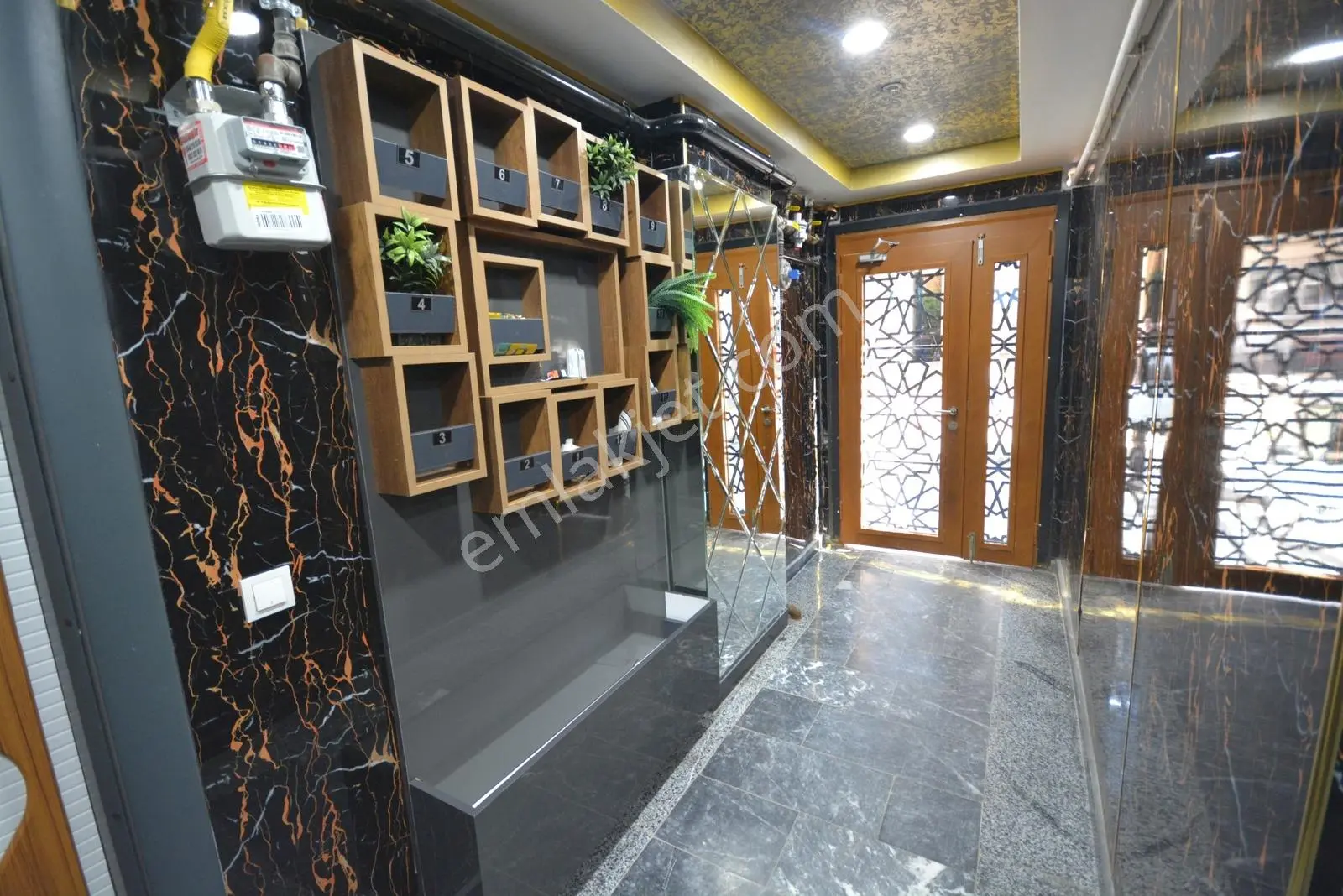 Satılık 160 M2 Eşyalı Özel Yapılmış Dekorlu 6+1 İki Tane Daire - Görsel 35