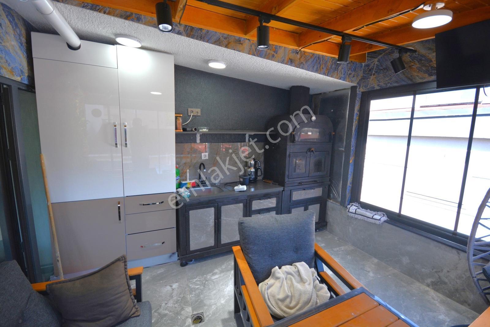 Satılık 160 M2 Eşyalı Özel Yapılmış Dekorlu 6+1 İki Tane Daire - Görsel 26