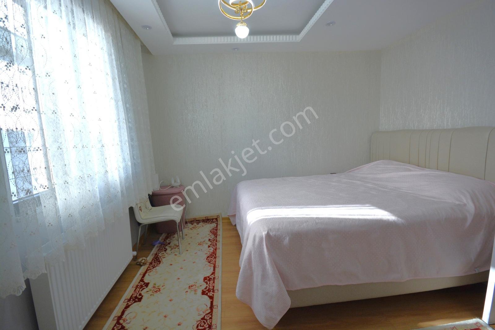 Satılık 160 M2 Eşyalı Özel Yapılmış Dekorlu 6+1 İki Tane Daire - Görsel 29