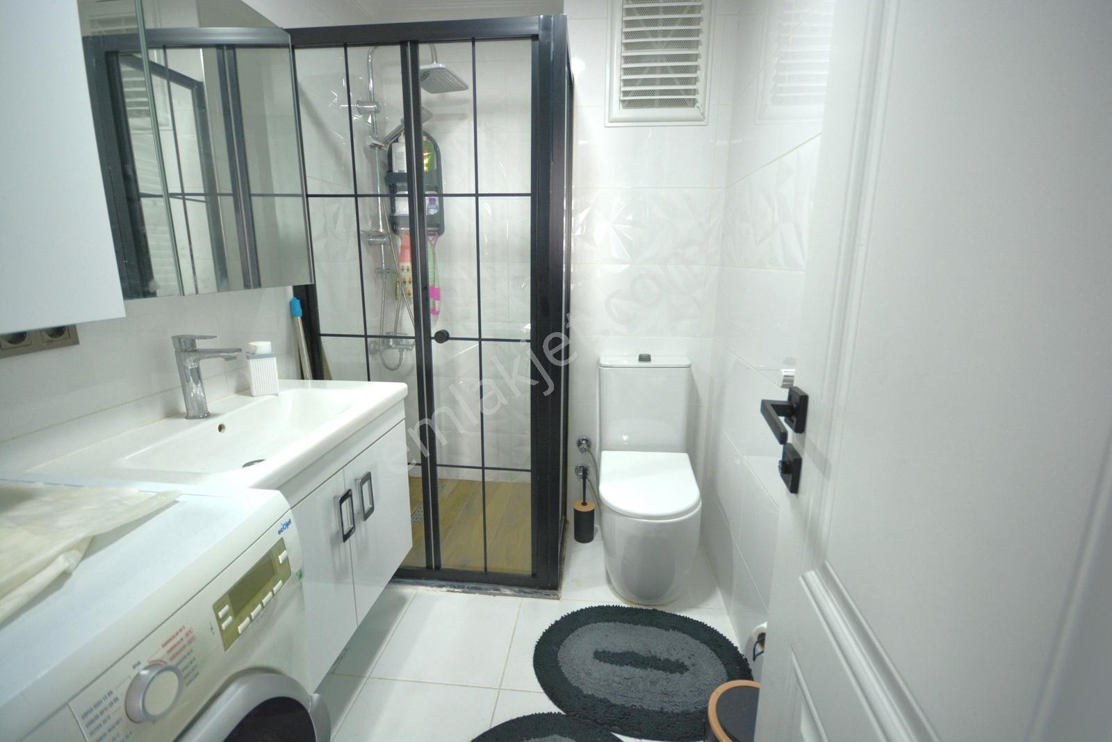 Satılık 160 M2 Eşyalı Özel Yapılmış Dekorlu 6+1 İki Tane Daire - Görsel 18