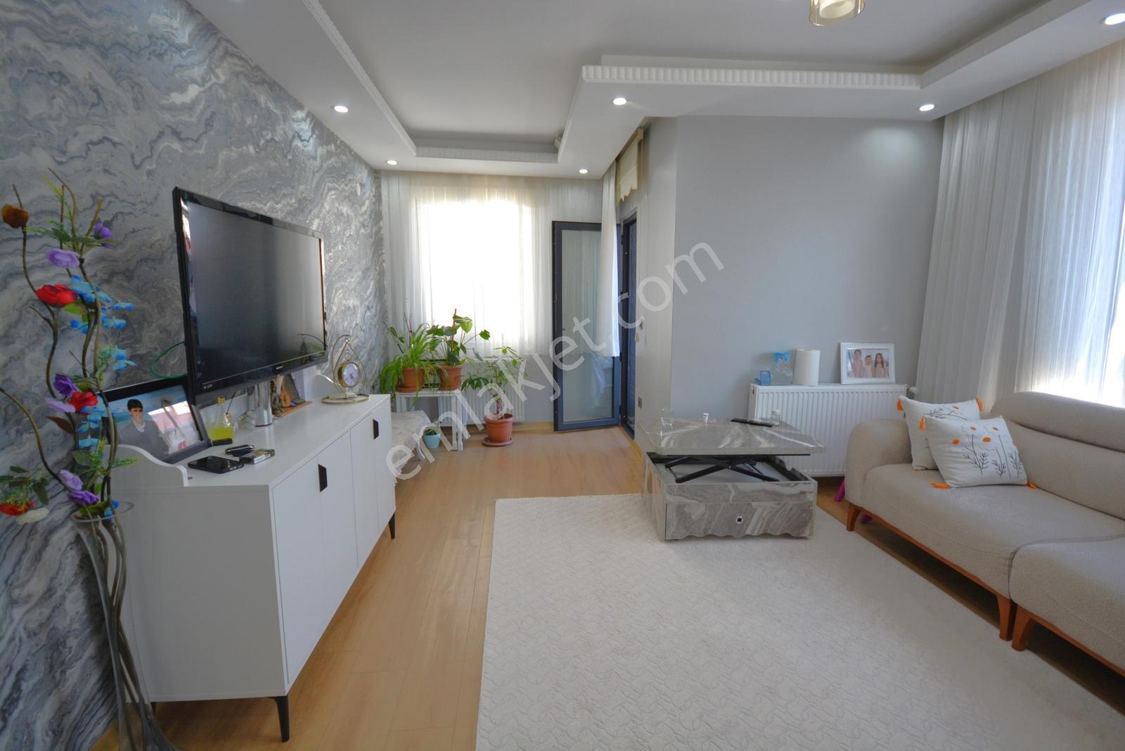 Satılık 160 M2 Eşyalı Özel Yapılmış Dekorlu 6+1 İki Tane Daire - Görsel 15