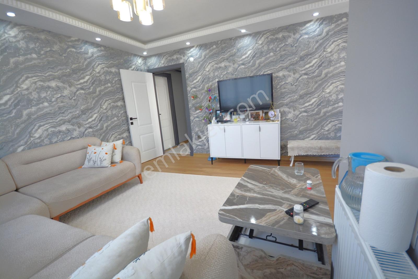 Satılık 160 M2 Eşyalı Özel Yapılmış Dekorlu 6+1 İki Tane Daire - Görsel 28