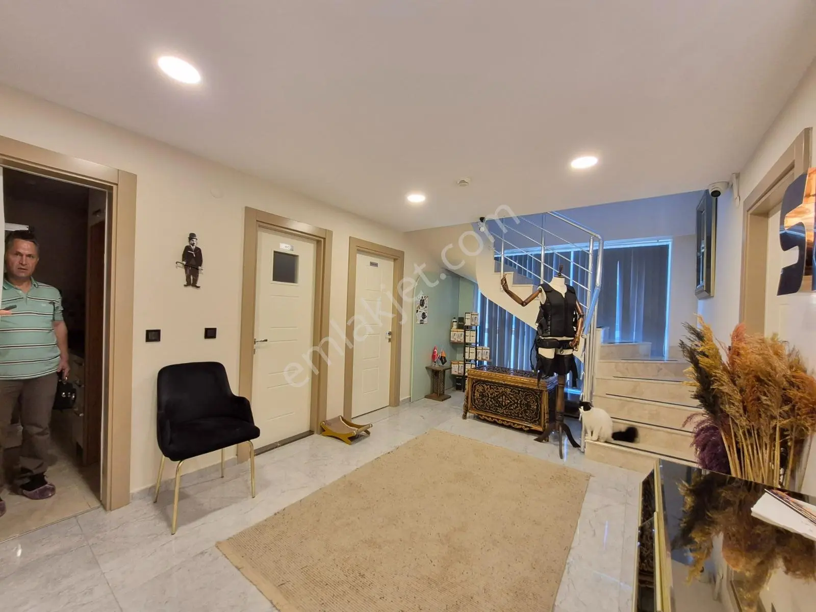 Barınaklar Bulvarı'nda Cadde Üzeri Kiralık Ofis & Büro - Görsel 22