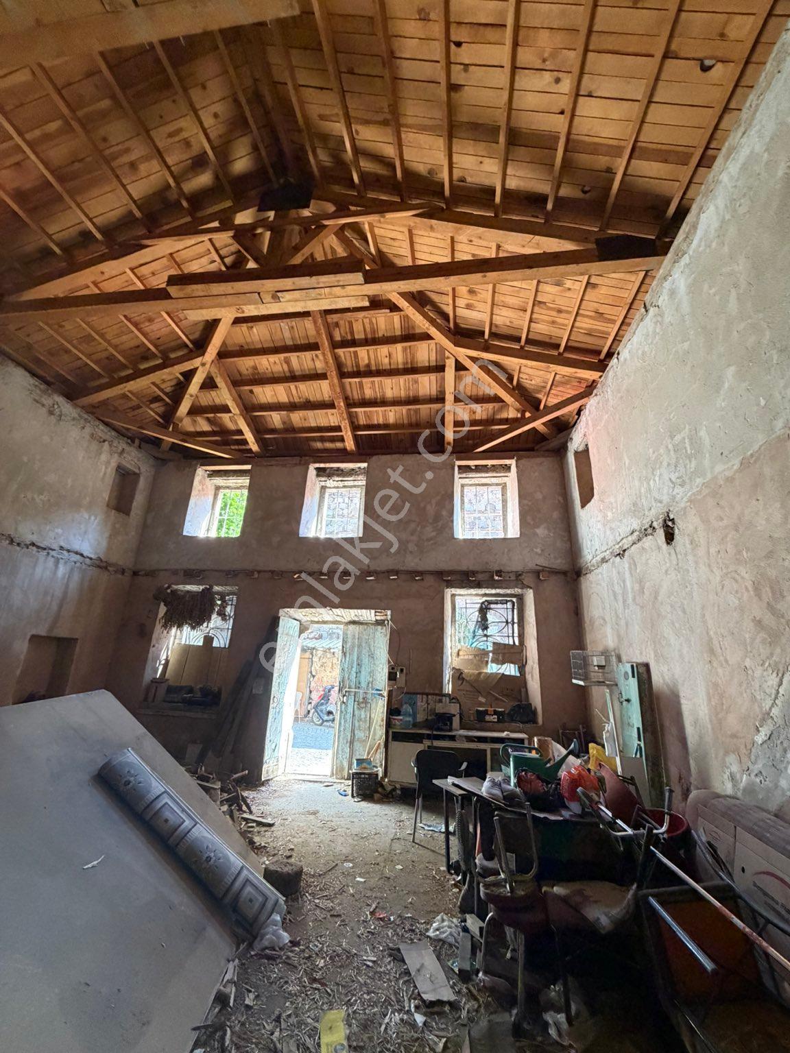 Bergama Merkez'de Tescilli Bina Tek Tapu Taş Yapı - Görsel 22