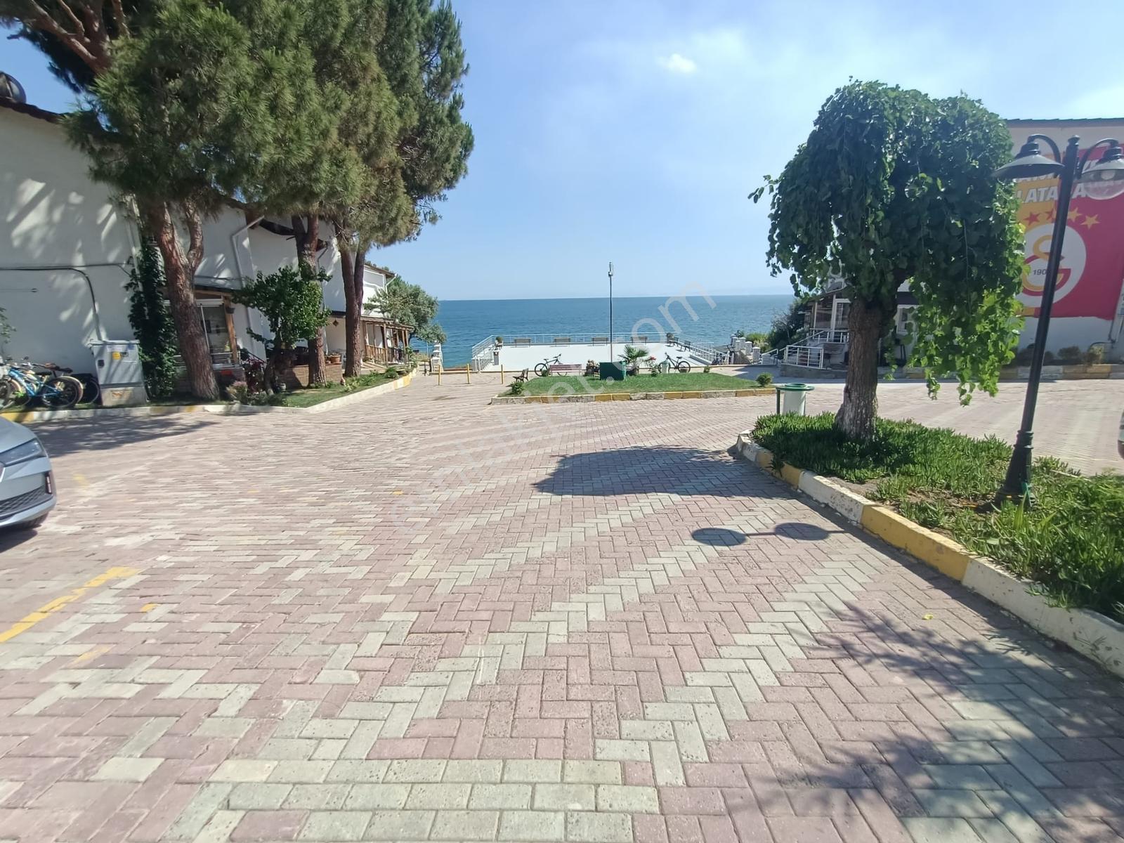 Site İçerisinde Denize Sıfır Dublex Full Eşyalı Kiralık Yazlık - Görsel 9