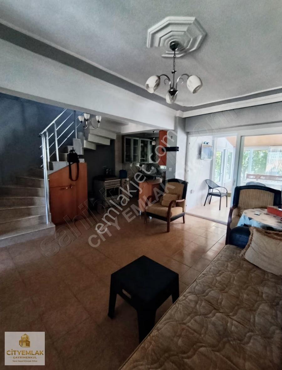 Salihleraltı Maviköy Sitesinde Sahile 200 M Full Eşyalı Villa - Görsel 14