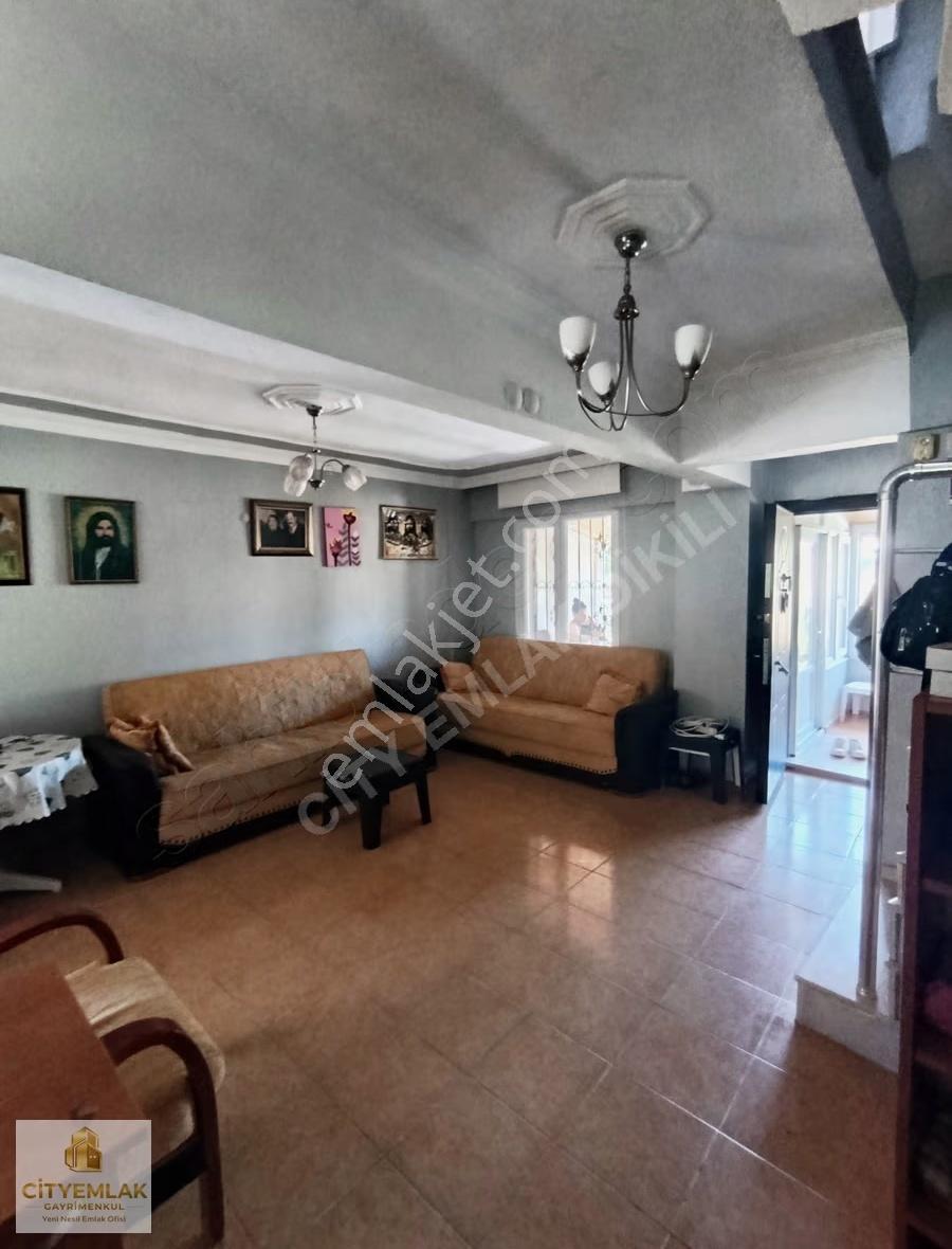 Salihleraltı Maviköy Sitesinde Sahile 200 M Full Eşyalı Villa - Görsel 33