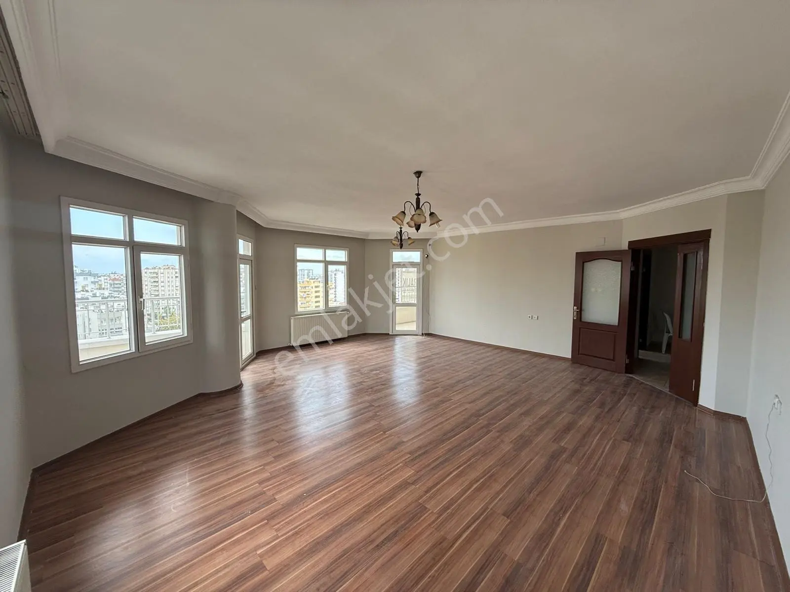 Ellamira’dan Mersin, Yenişehir, Menteş Argün Plaza'da 4+1 Kiralık Daire - Görsel 4