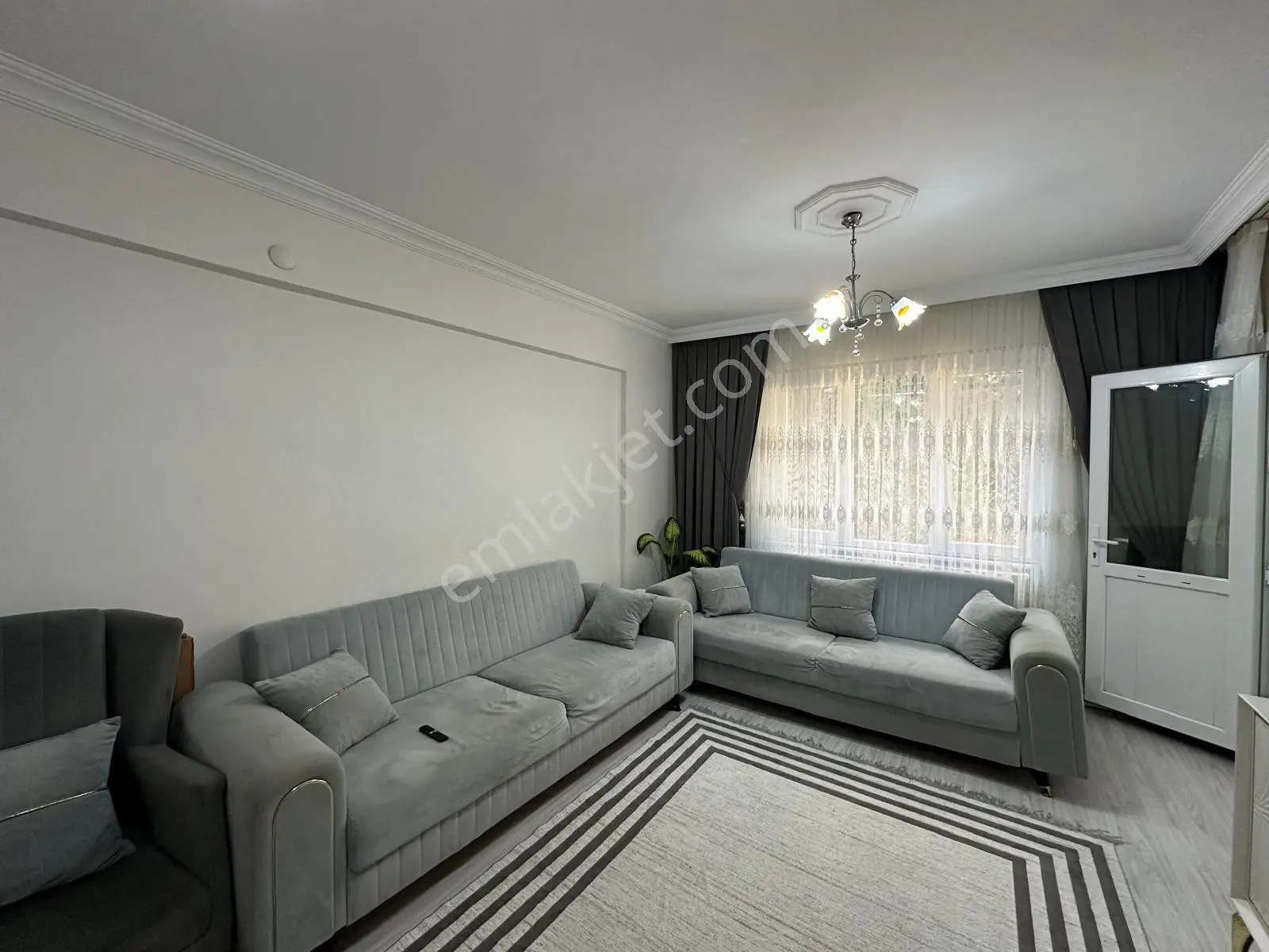 Kartal Uğurmumcu'da Oldukça Kullanışlı 2+1 Kiralık Daire