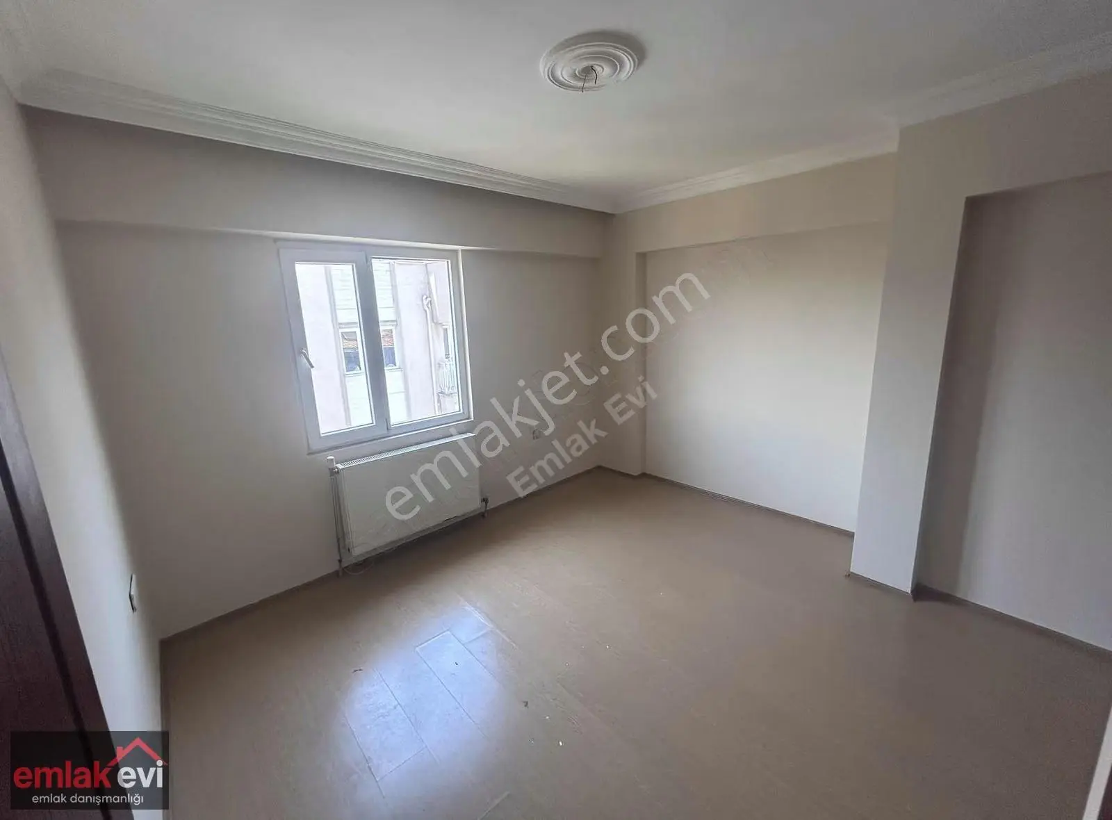 Emlak Evi'nden Girne'de Kombili 3+1 Kiralık Daire - Görsel 4
