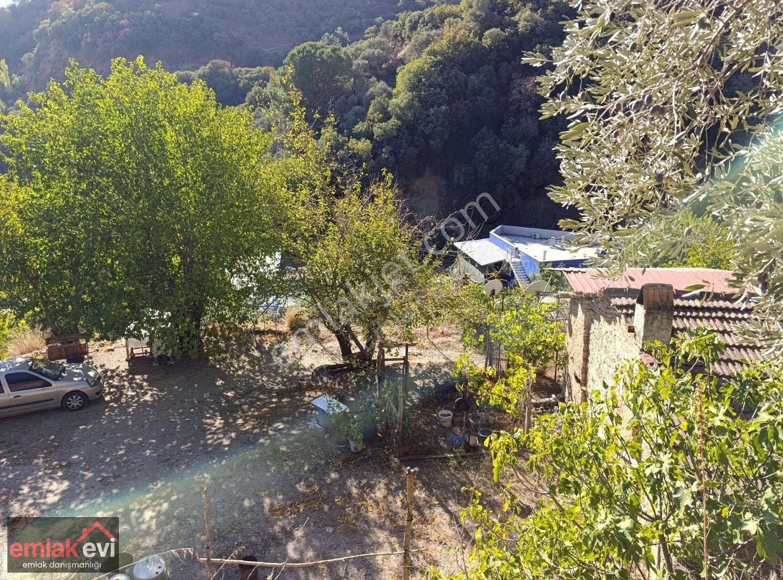 Emlak Evi'nden Çayyüzü Mah. Satılık Köy Evi Ve Arsası