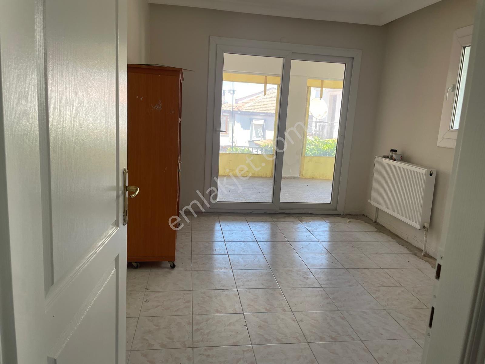 Yeni Foça'da Kiralık 2+1 Bahçe Katı Daire - Görsel 7
