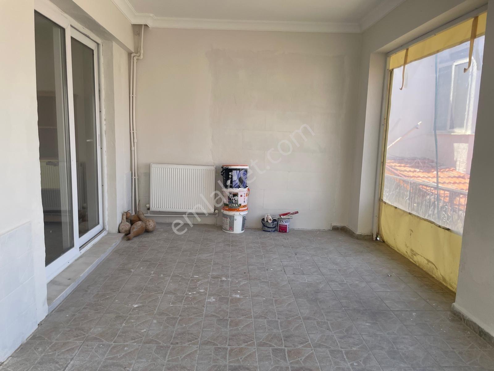Yeni Foça'da Kiralık 2+1 Bahçe Katı Daire - Görsel 8