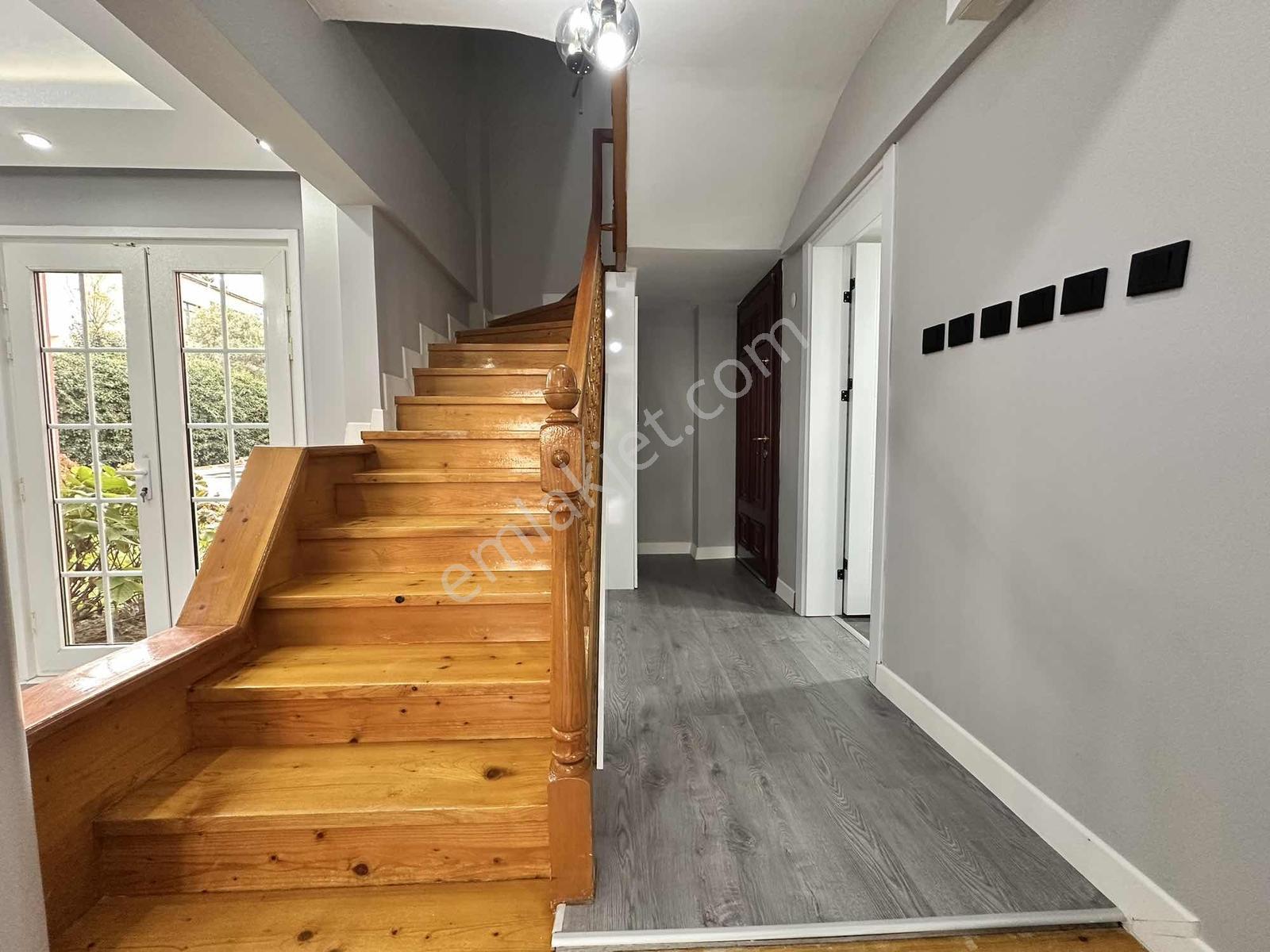 Güzelce Sahile Yakın Deniz Manzaralı İçi Sıfırlanmış Luks Villa - Görsel 10