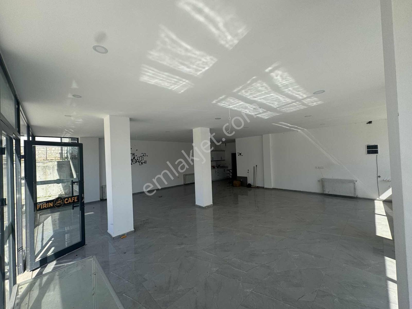 Edremit Atatürk Mahallesinde Kiralık İşyeri - Görsel 11
