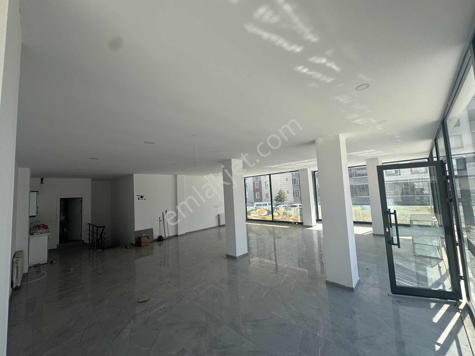 Edremit Atatürk Mahallesinde Kiralık İşyeri - Görsel 8