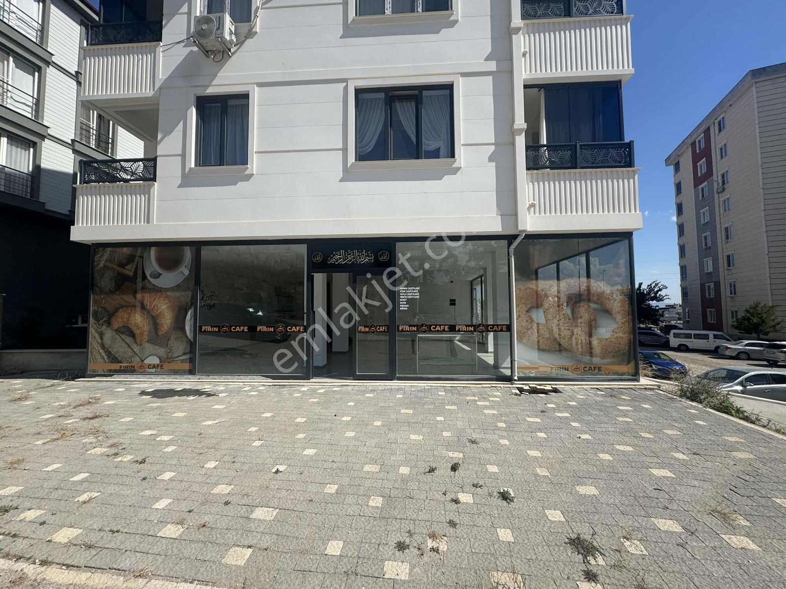 Edremit Atatürk Mahallesinde Kiralık İşyeri - Görsel 12