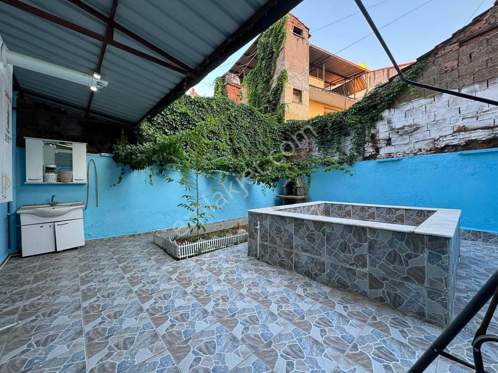 Turgutlu Satılık İstiklal Mah 125m2 + 45m2 3+1 Oda Havuzlu Bahçe Doğalgazlı Yüksek Girişli Daire - Görsel 6