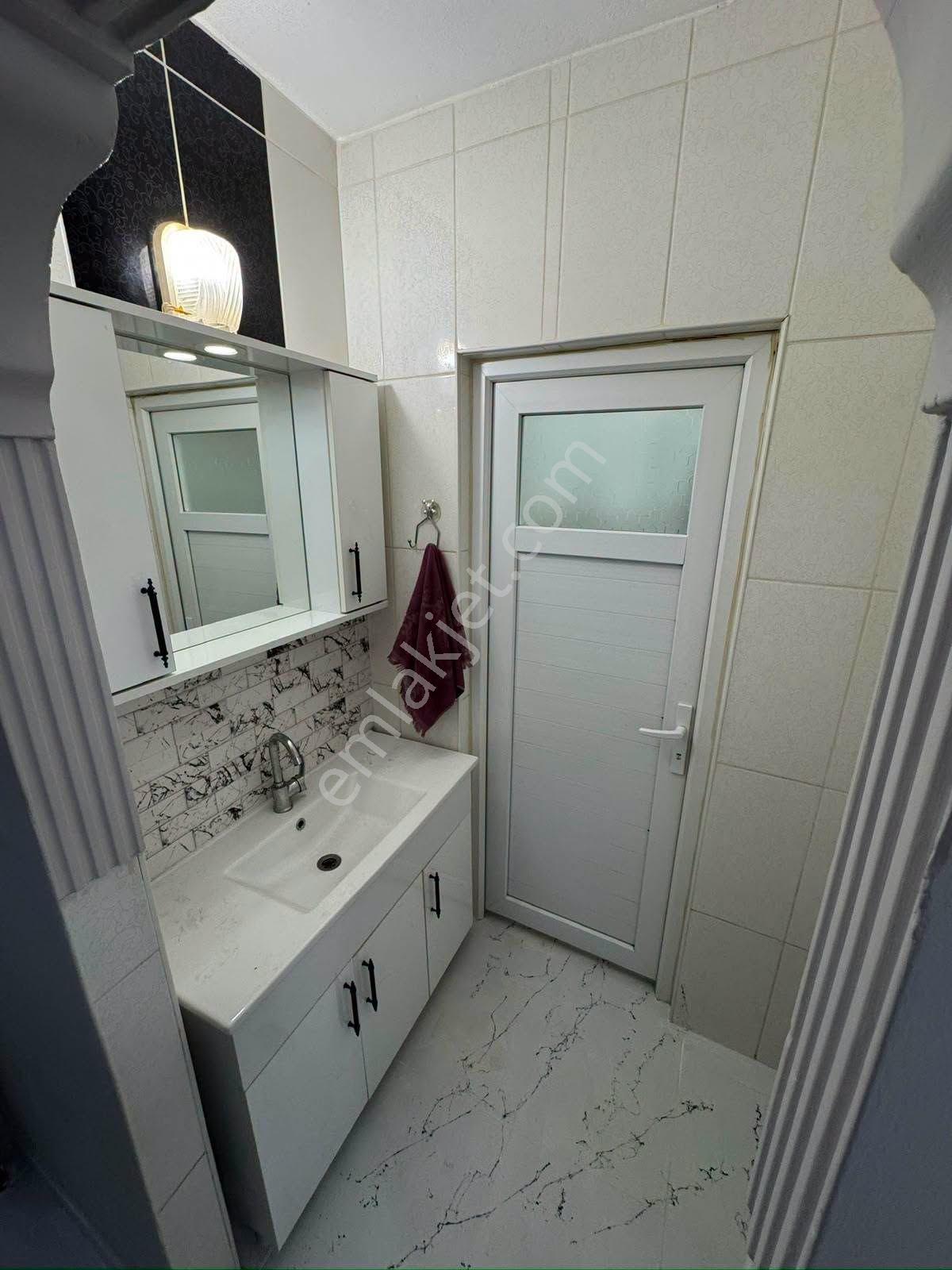 Turgutlu Satılık İstiklal Mah 125m2 + 45m2 3+1 Oda Havuzlu Bahçe Doğalgazlı Yüksek Girişli Daire - Görsel 25
