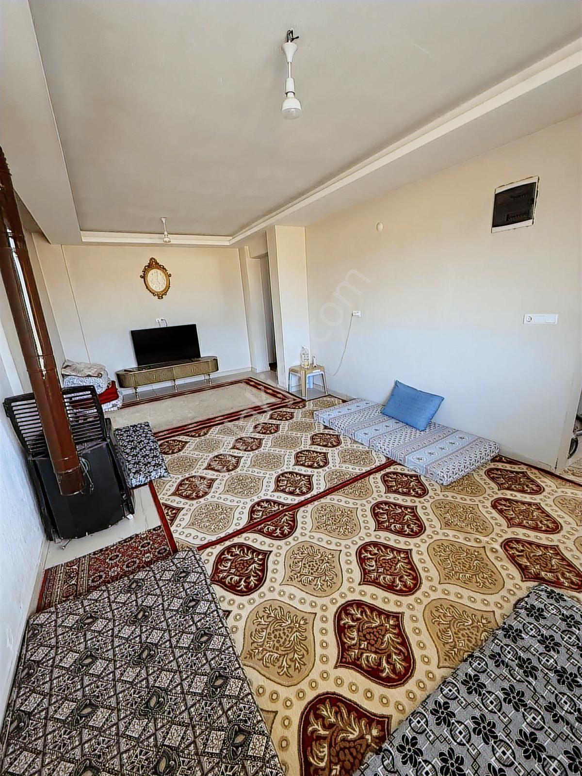 Menemen Ahıhıdırda 10.710 M² Tarla İçinde Ruhsatlı Ev Fırsat - Görsel 18