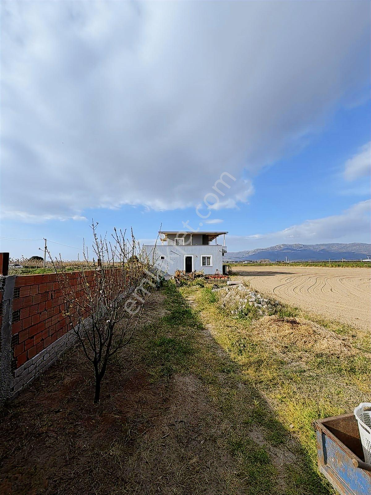 Menemen Ahıhıdırda 10.710 M² Tarla İçinde Ruhsatlı Ev Fırsat - Görsel 26