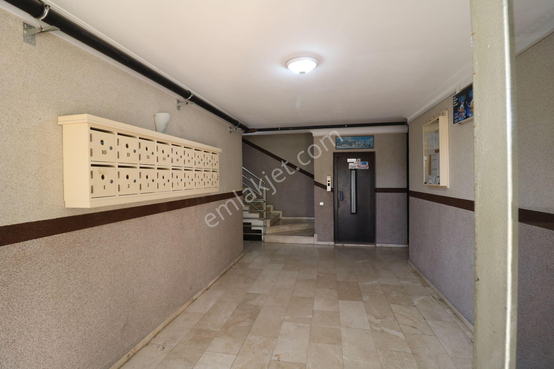 Kuşadası Tam Merkezde Kiralık Tam Eşyalı Havuzlu Daire - Görsel 27
