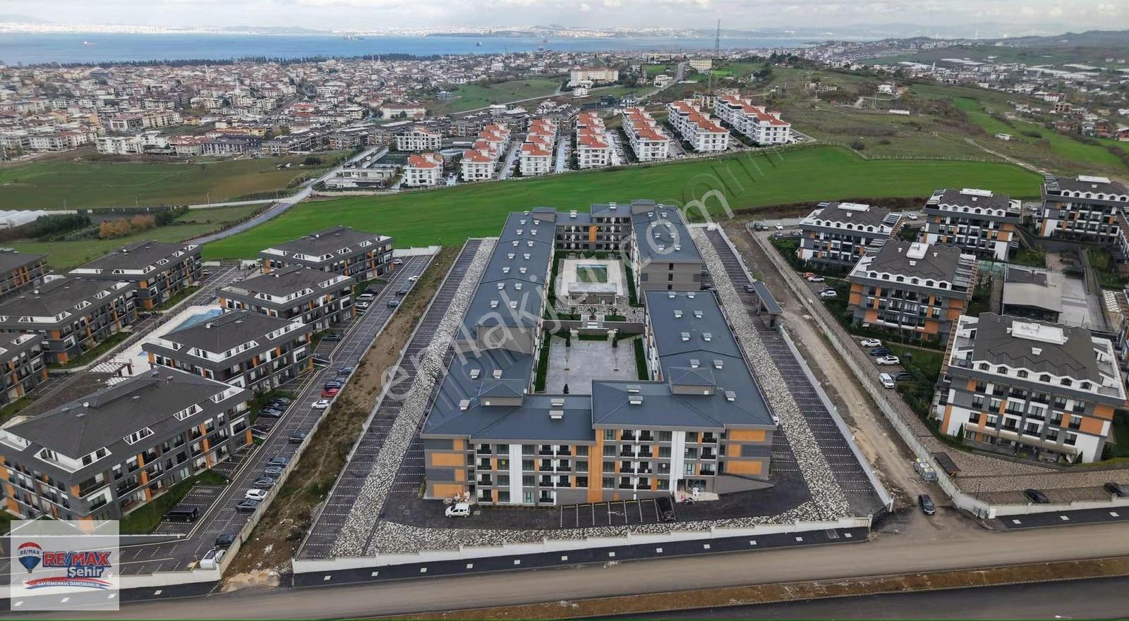 Remax Şehir Yalova Akyol Lounge Sitesinde Satılık 1+1 - Görsel 14