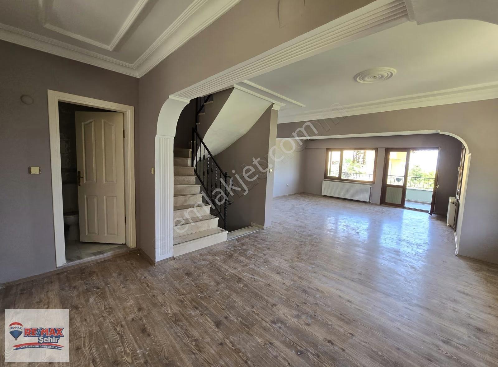 Re/max Şehir'den Doğanın Kalbinde Basın Sitesinde Satılık Villa - Görsel 32