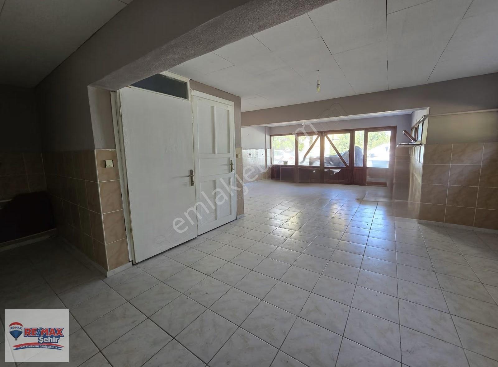 Re/max Şehir'den Doğanın Kalbinde Basın Sitesinde Satılık Villa - Görsel 14
