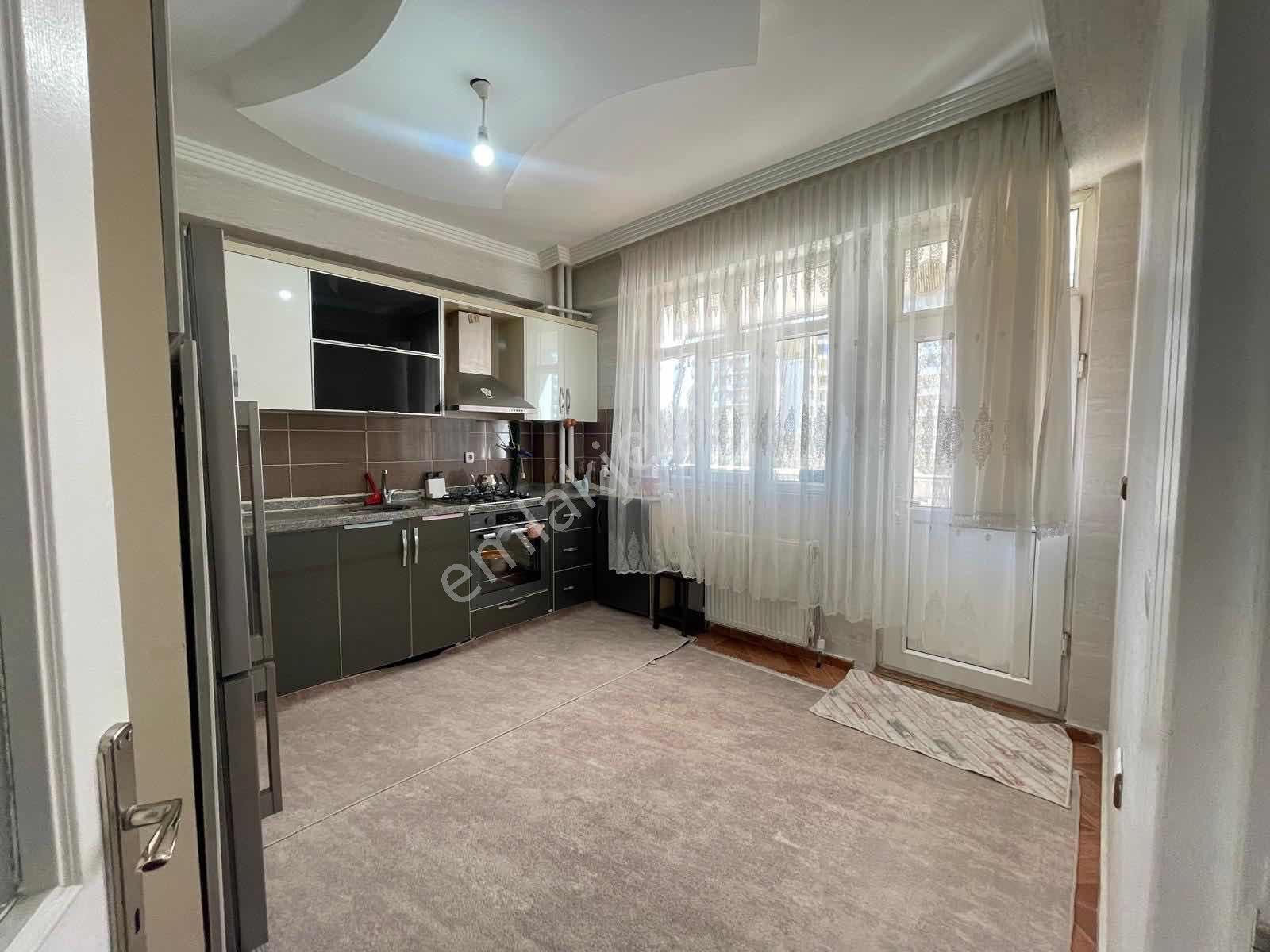 Bağcılar Göletli Civarı Muhteşem Daire - Görsel 9